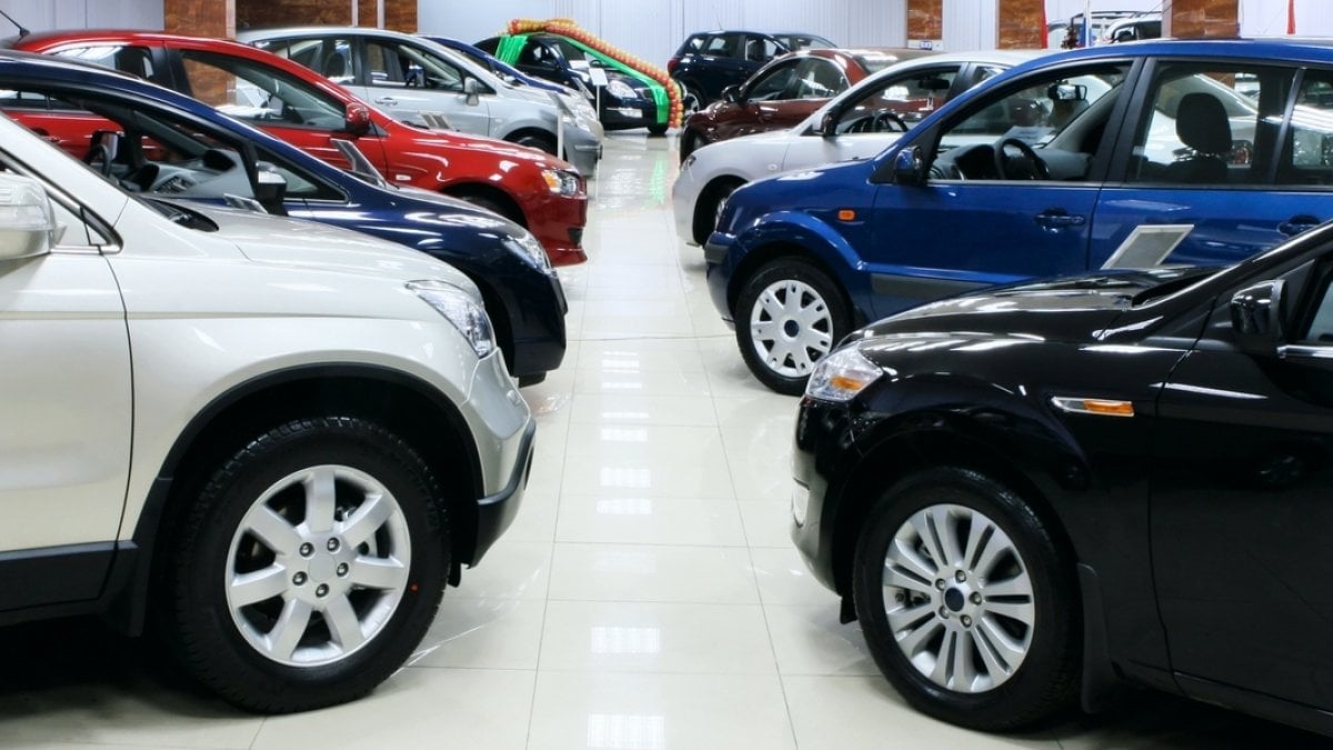 Incentivi auto, fondi sbloccati ma è già polemica