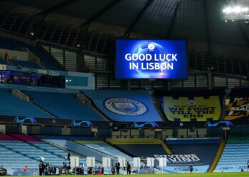 Inghilterra pronta a riaprire gli stadi, ma i tifosi non potranno cantare
