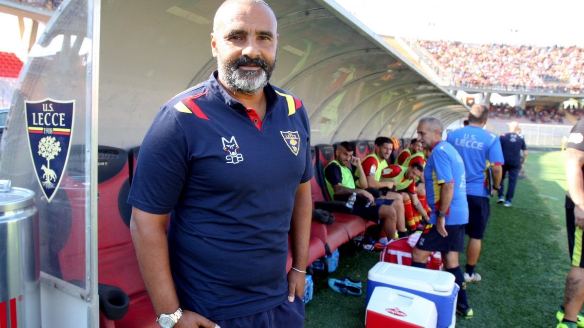 Lecce, esonero con giallo di Fabio Liverani: “Valutiamo un’azione di responsabilità”