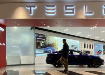 L’inarrestabile corsa di Tesla, dal mercato alla Borsa