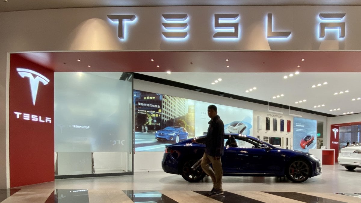 L’inarrestabile corsa di Tesla, dal mercato alla Borsa