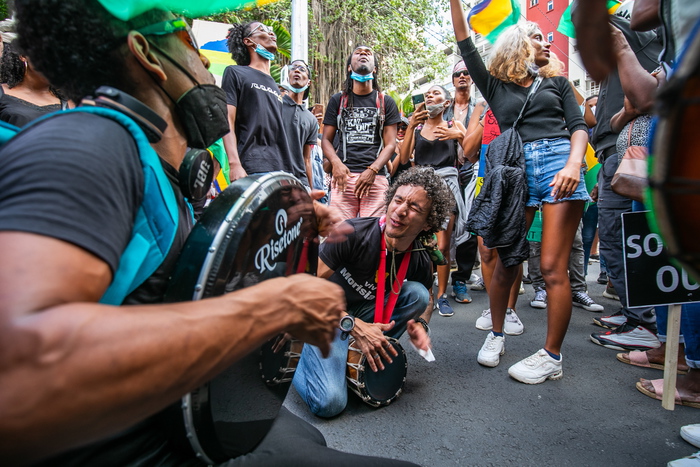 Mauritius: migliaia in strada contro la marea nera