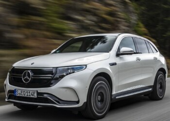 Mercedes, la via elettrica arriva in Cina