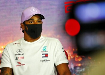 Mercedes, rabbia per le nuove regole sulle qualifiche. Hamilton: “Non ci fermeranno”