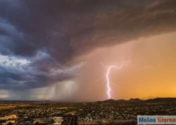 METEO venerdì, inizia a peggiorare. In arrivo primi TEMPORALI con GRANDINE