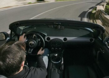 Non fate arrabbiare francesi e greci, sono i più nervosi in auto