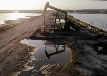 Petrolio: chiude in rialzo a Ny, +0,1%