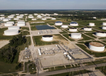 Petrolio: in lieve calo a 41,8 dollari al barile