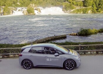 Record Volkswagen elettrica: Germania-Svizzera con una sola carica