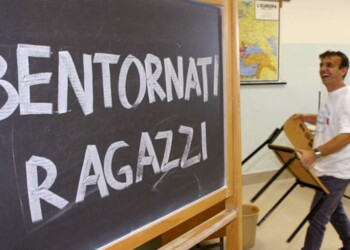 Scuola, i presidi: “Servono 20mila aule in spazi alternativi” | Anci: a lezione anche in case e bed and breakfast