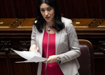 Scuola, lo sdegno dei sindacati: “Non siamo dei sabotatori, Azzolina si assuma le sue responsabilità”