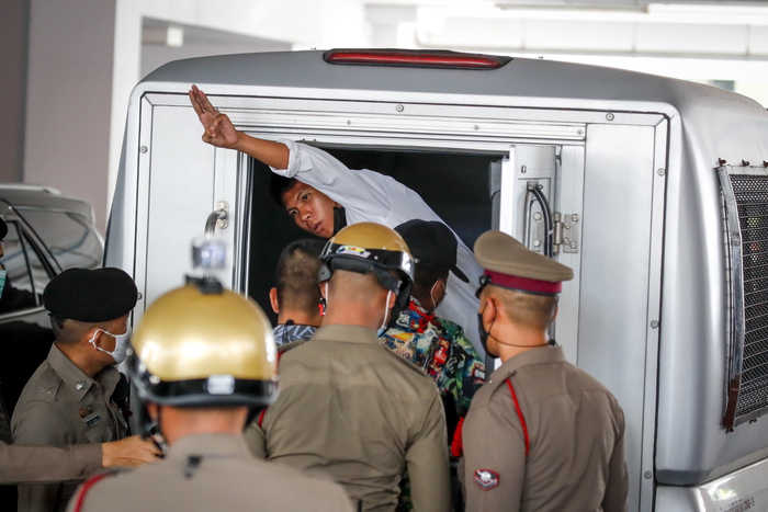 Thailandia: 9 attivisti democrazia arrestati dopo proteste