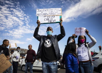 16enne down ucciso dalla polizia, rabbia in Sudafrica