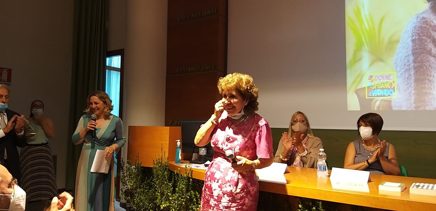 A LUCIA VEDANI, FONDATRICE E PRESIDENTE DI CASAMICA, IL PREMIO PAVONCELLA 2020 PER L’IMPEGNO NEL SOCIALE