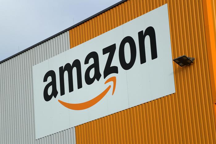 Amazon la vieta vendita di piante straniere, mistero su semi