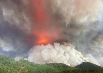 APOCALISSE DI FUOCO sull’ovest degli Stati Uniti, devastazione e vittime