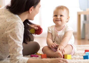 INCERTEZZA NELLA SCUOLA, CRESCE LA RICHIESTA DI BABYSITTER