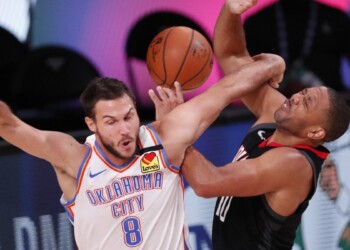 Basket, Nba: Miami sorprende ancora Milwaukee, Houston elimina Gallinari