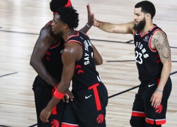 Basket Nba, semifinali playoff: Toronto completa la rimonta, Denver-Clippers 1-1