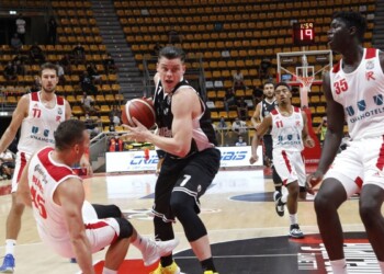 Basket, Supercoppa: Milano travolge Cantù, Brescia piega Varese. Bene Fortitudo e Virtus