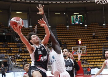 Basket, Supercoppa: Virtus Bologna in semifinale, battuta 74-72 Reggio Emilia