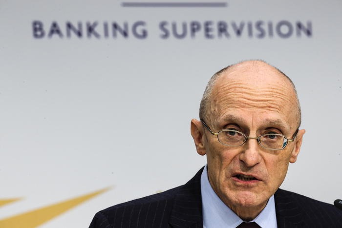 Bce: Enria, bene moratorie ma ora banche evitino boom Npl