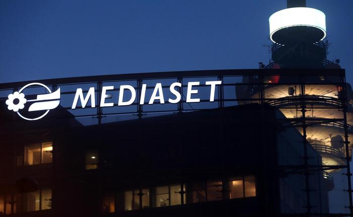 Borsa: Mediaset corre ancora, chiude in aumento del 9%
