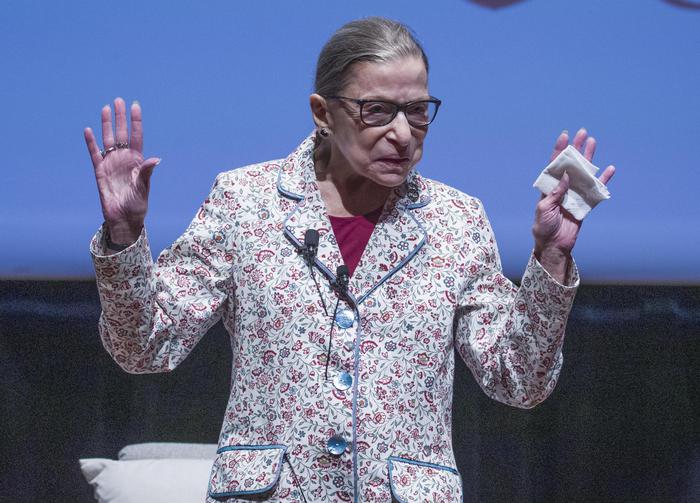 Camera ardente al Congresso per Ruth Bader Ginsburg, è la prima donna