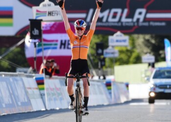 Ciclismo, Mondiale donne: assolo di van der Breggen. Dominio Olanda, bronzo per Elisa Longo Borghini