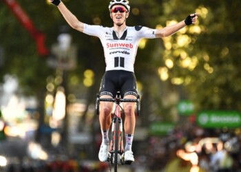 Ciclismo, Tour de France: Andersen, assolo capolavoro. Roglic resta in giallo