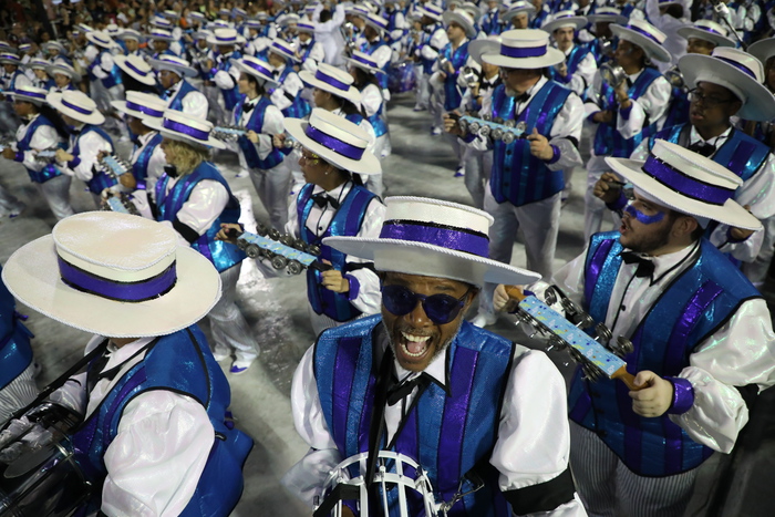 Coronavirus: Carnevale di Rio 2021 rinviato senza data