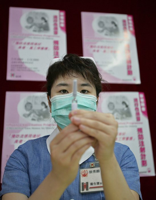 Coronavirus: Hong Kong, vaccino spray nasale ai test clinici