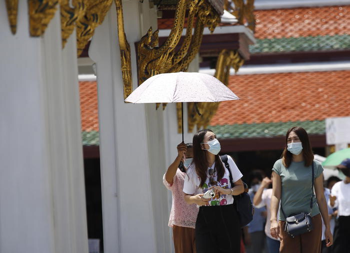 Coronavirus: mascherina riduce del 77% rischio contagio