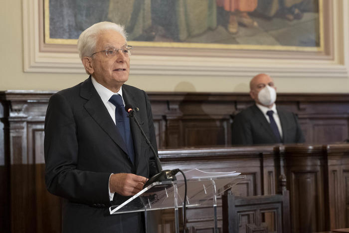 Coronavirus, Mattarella: ‘Johnson? Noi amiamo libertà ma anche serietà’