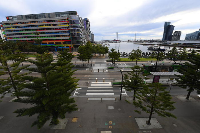 Coronavirus: protesta anti-lockdown a Melbourne, 14 arresti