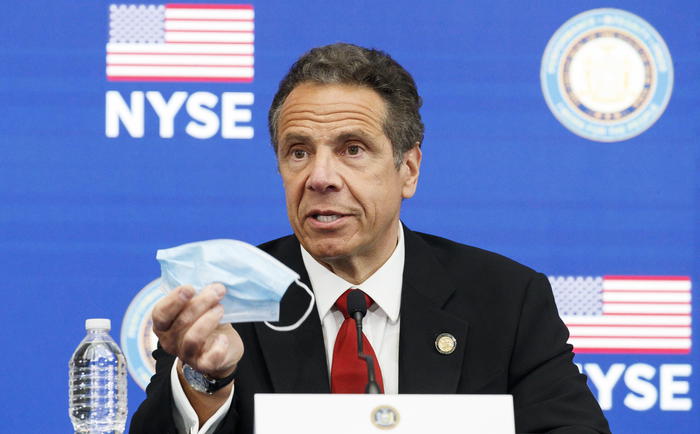 Coronavirus: ristoratori di New York marciano contro Cuomo
