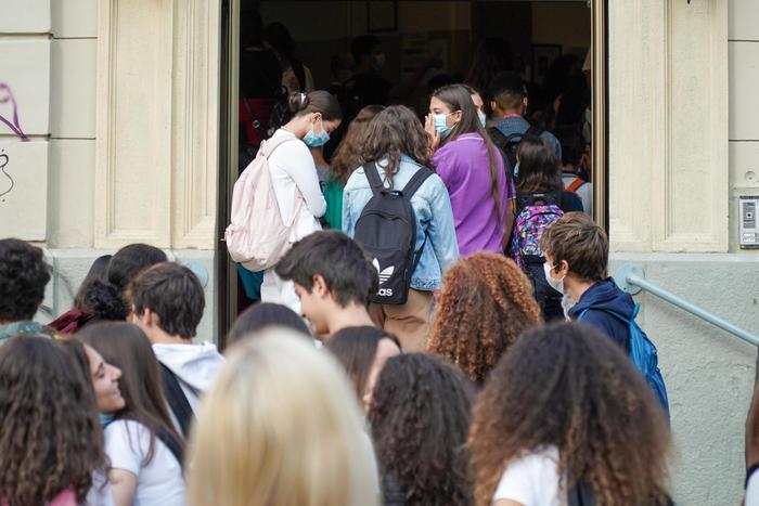 Coronavirus: sei studenti positivi in un liceo a Roma