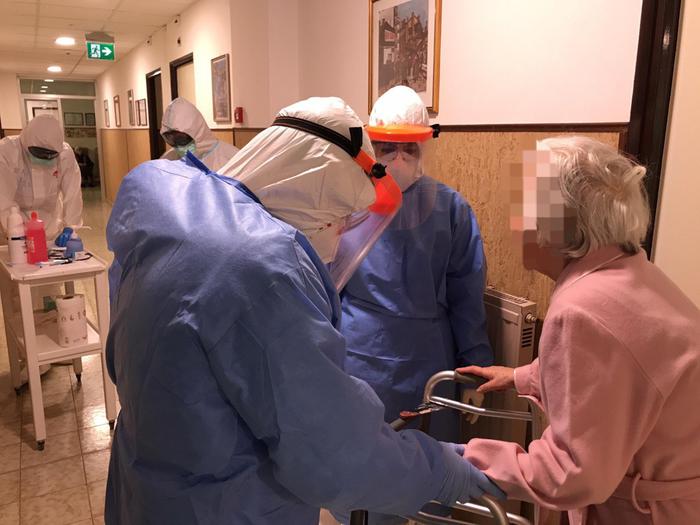 Covid: 18 contagi in Rsa anziani a Bari