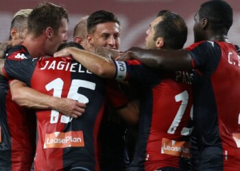 Genoa, nuovi test confermano positività al Covid per 14 tra giocatori e membri staff