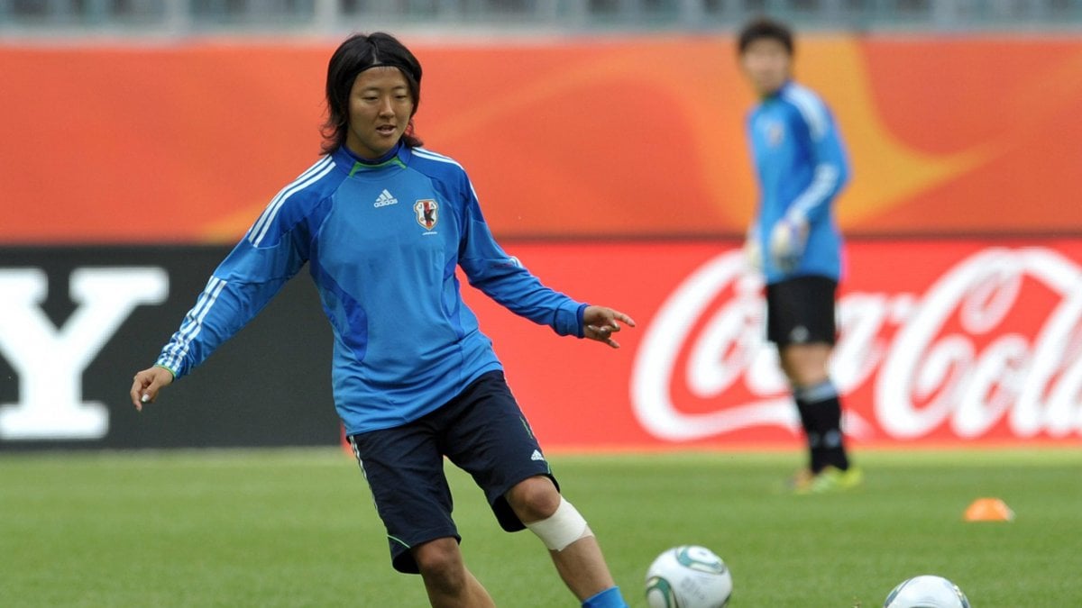 Giappone, trasferimento storico: calciatrice donna giocherà in club maschile