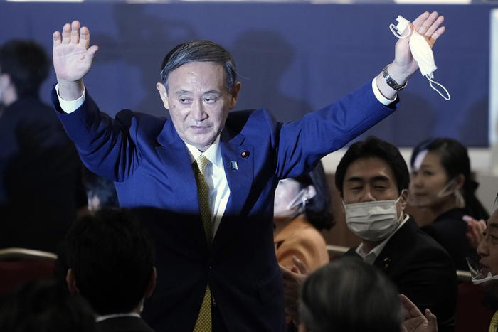 Giappone: Yoshihide Suga verso successione premier Abe