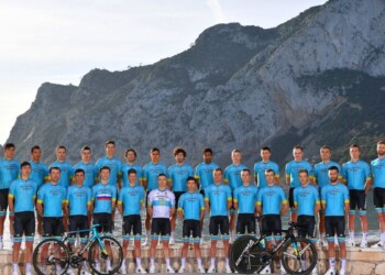 Giro, l’Astana cambia due corridori per Covid
