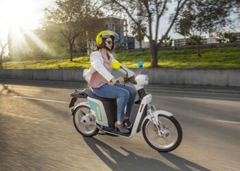 Il boom lo scooter sharing in Italia