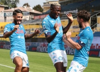 Lampi e sorrisi, così Osimhen ha stregato Napoli