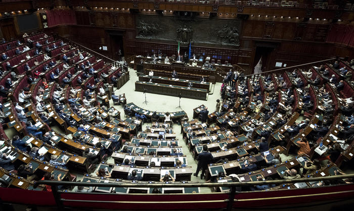 Legge elettorale: centrodestra chiede non votare testo base oggi