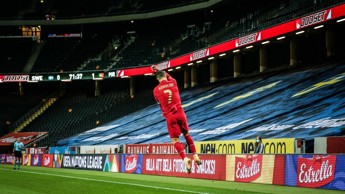 Nations League, Ronaldo abbatte quota 100 e trascina il Portogallo. Mertens-gol, cinquina del Belgio