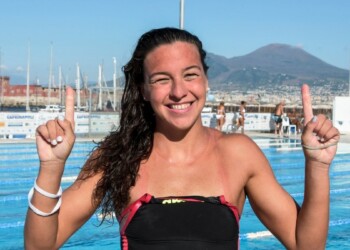 Nuoto di fondo: impresa di Arianna Bridi, batte anche i maschi nella Capri-Napoli