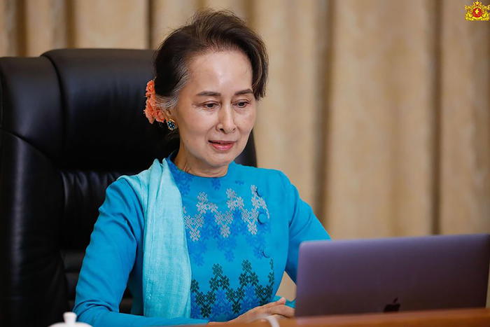 Parlamento Ue condanna Suu Kyi per crimini sui Rohingya