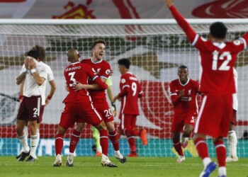 Premier, il Liverpool ribalta l’Arsenal e resta in vetta