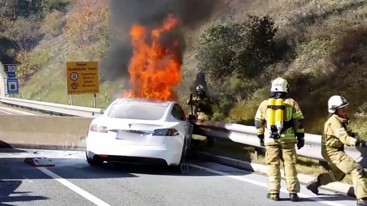 Quali rischi se l’auto elettrica s’incendia? Ecco i risultati dei primi test in Svizzera